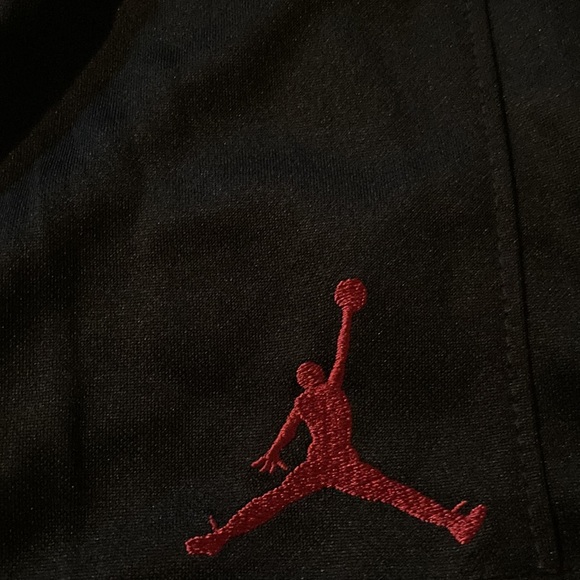 Jordan brand boys shorts.  Boys size large - Picture 3 of 3
